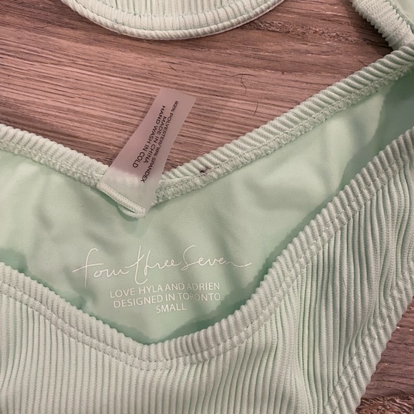 437 bathing suit - Picture 2 of 4